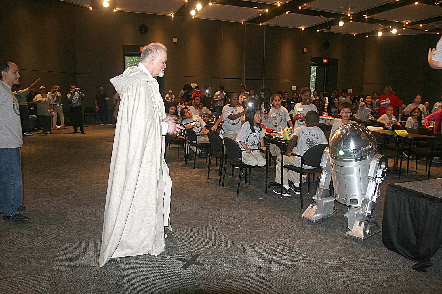 Monty drives R2 into auditorium IMG_6745small