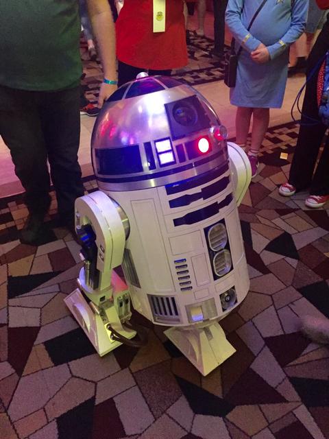 R2-D2 STLV 2016 - 1