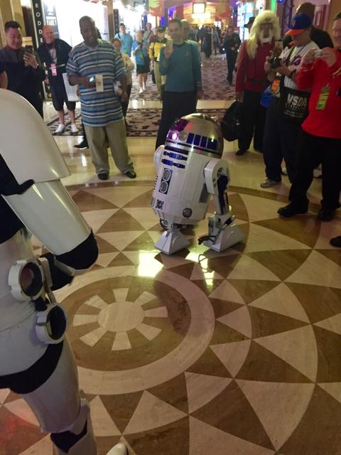 R2-D2 STLV 2016 - 3