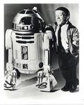 1471179958_443_R.I.P.-Kenny-Baker-The-Man-Behind-R2-D2-Has-Sadly-Passed-Away-At-81