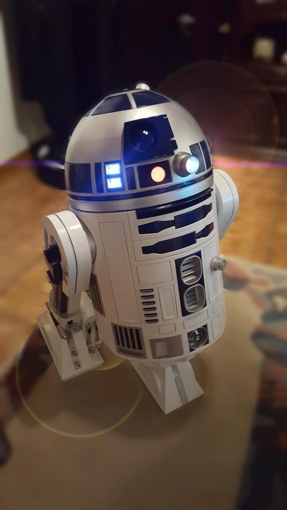 R2D2