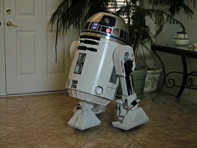 R2LeftCompSm