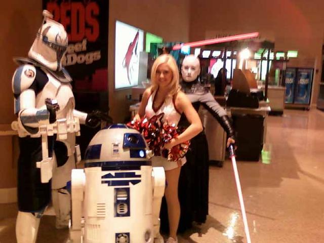 R2 with cheerleader2