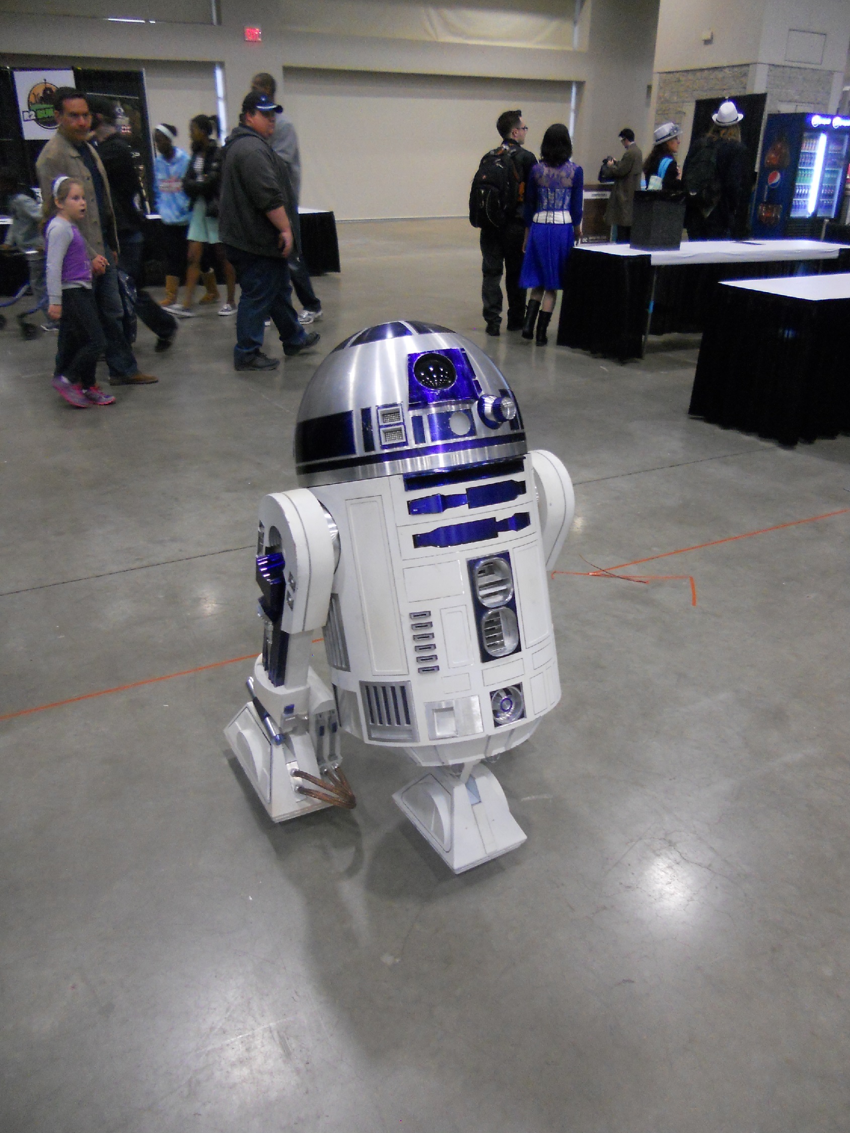 R2Awesomecon6