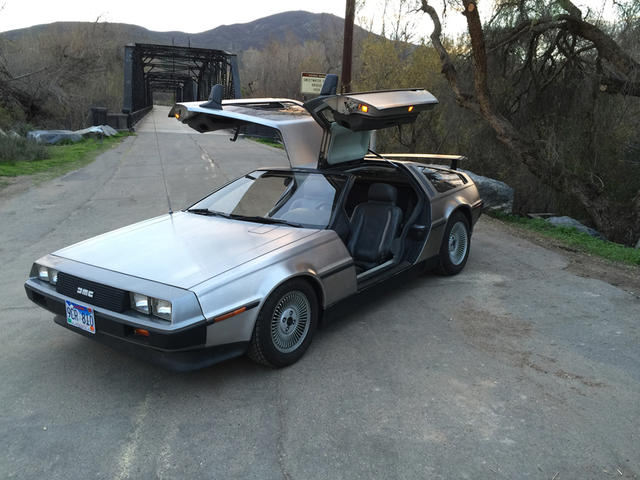 DeLorean at Bridgesmall